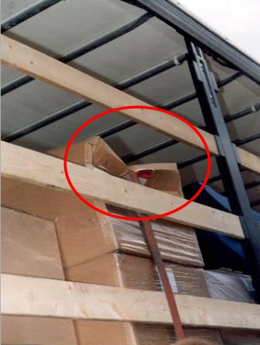 Liina on puristanut laatikon kasaan. Kuva: Fraunhofer IML